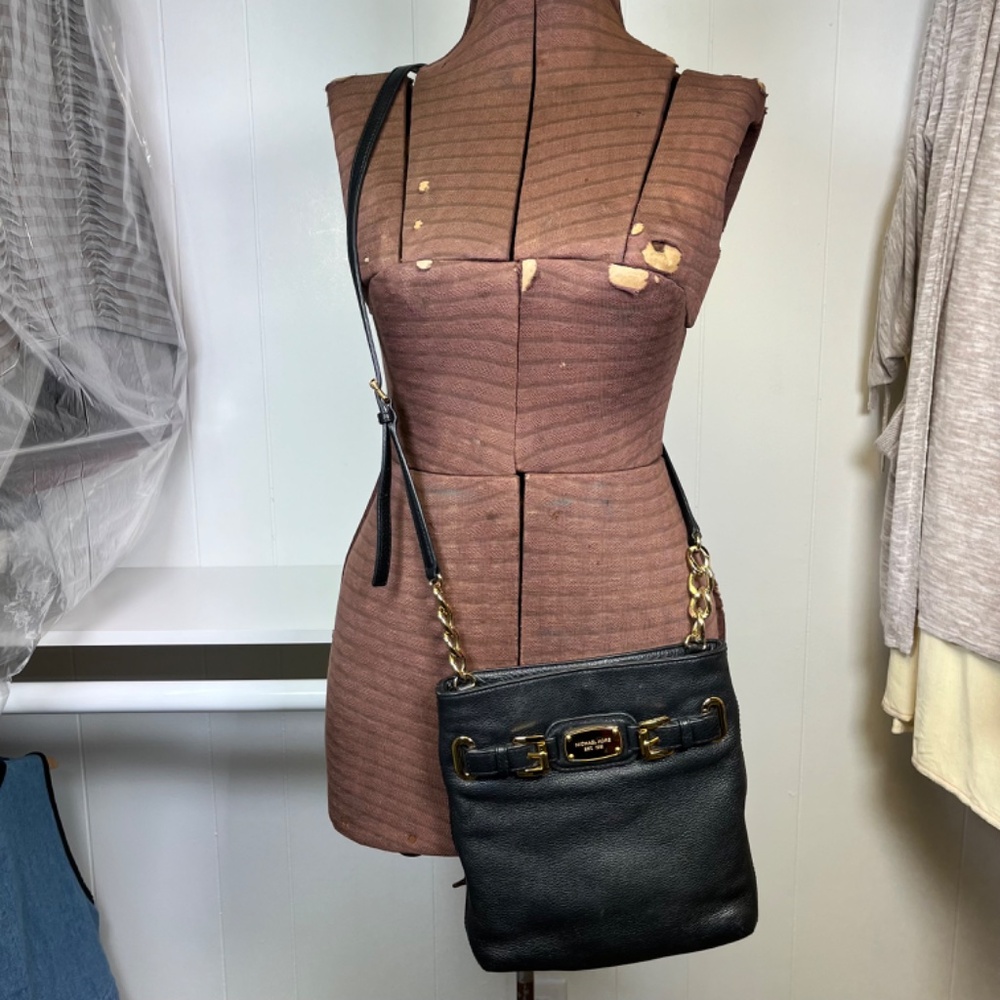 Michael Kors Black Pebbled Leather 'Hamilton' Crossbody Bag